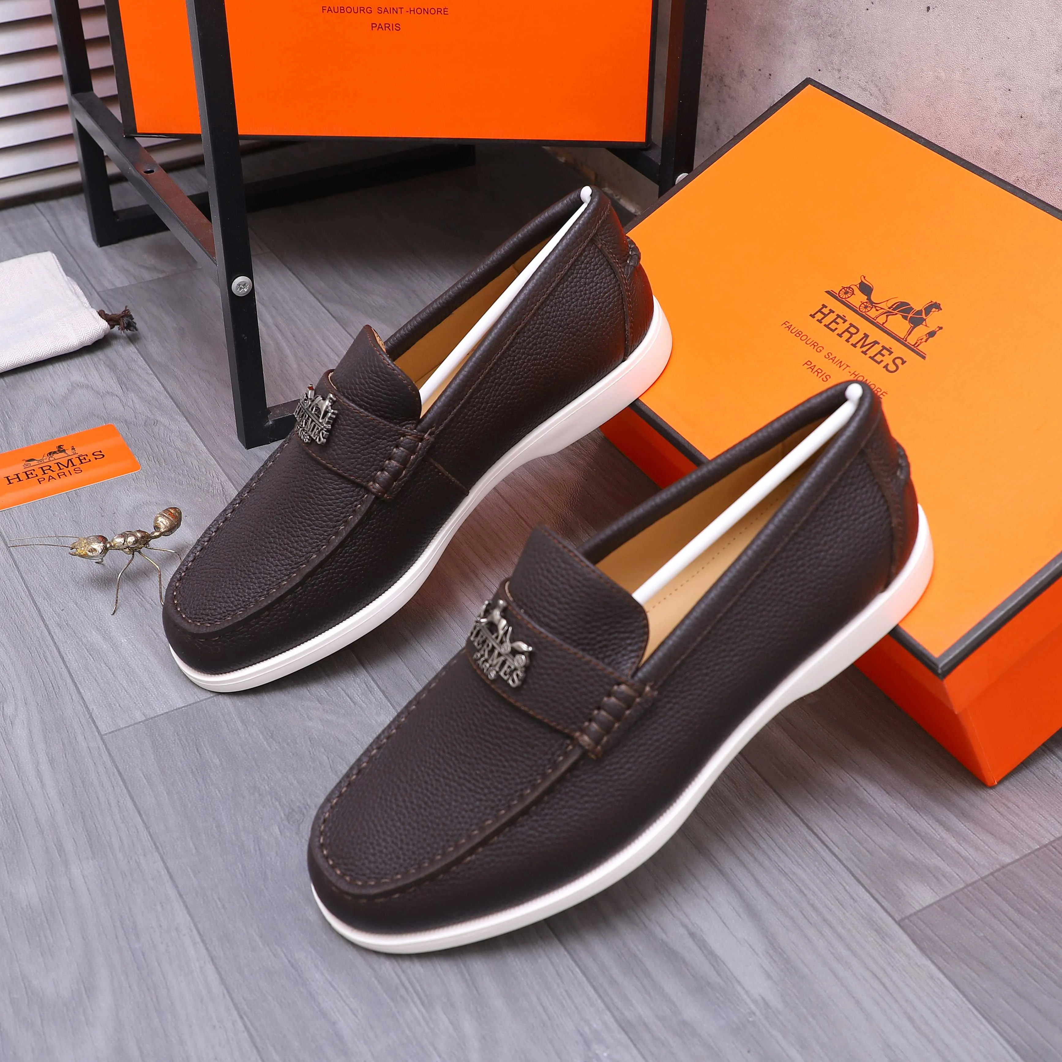 Men's shoes 💰p560 Product trademark: HERMES "Hermes" casual slip-on men's shoes. Regular size: 38-46 (45.46 is custom-made and non-returnable) Product materials: Selected pebbled cowhide upper, cowhide lining, original foam rubber ultra-light sole